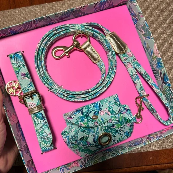 Lily Pulitzer Floral Dog Leash and Collar Set with Pouch - Picture 2 of 7